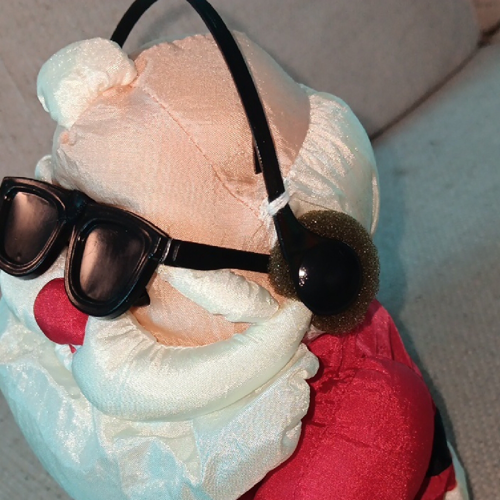 Rapping Santa - Picture 3 of 4